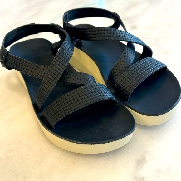 Olukai Onohi Strappy Black Platform Sandal Size 6 - Picture 4 of 7
